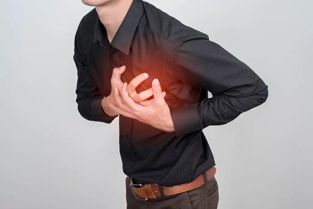 广东男子乳下皮肤溃破竟是乳腺癌,男性患乳腺癌的风险有多大?