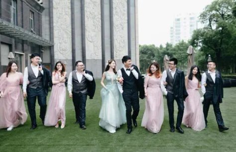 江西00后姑娘穿着睡衣领证，他们恋爱7年，00后都开始结婚了吗？