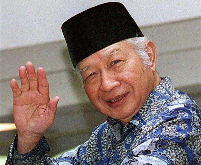 李嘉诚御用风水师陈伯，究竟有多厉害？