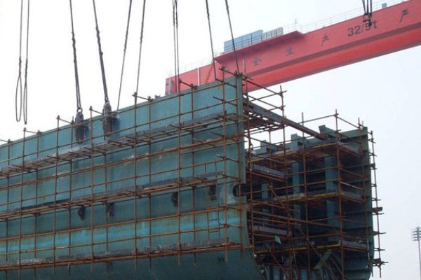 981钻井平台自重多少