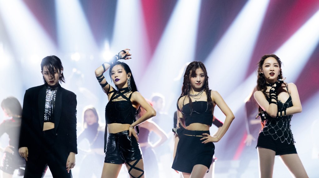 宁静用宁夏表白姐姐们，笑称是最闪耀的夏天？