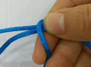 项链上俩边能松能紧的活结怎么打