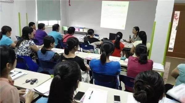 月嫂月平均工资15000元，这个职业的门槛有多高？