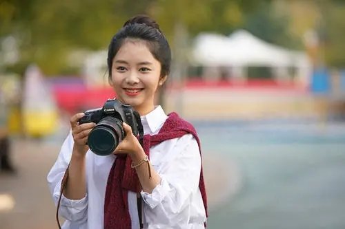 谭松韵的辛酸故事令人心疼,这几年她经历了什么?