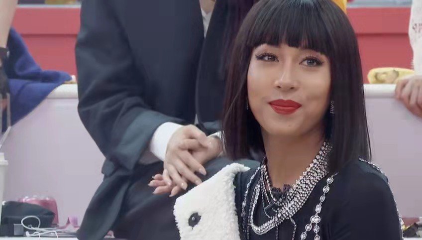 程莉莎向吉克隽逸道歉,她们之间发生了什么?