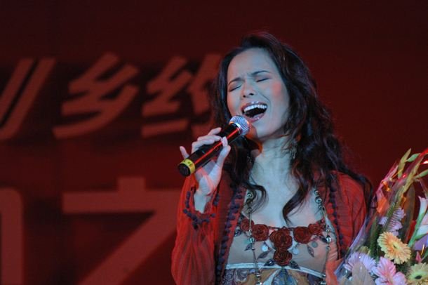 求歌词:电影《女人,辘轳和井》主题歌 歌词