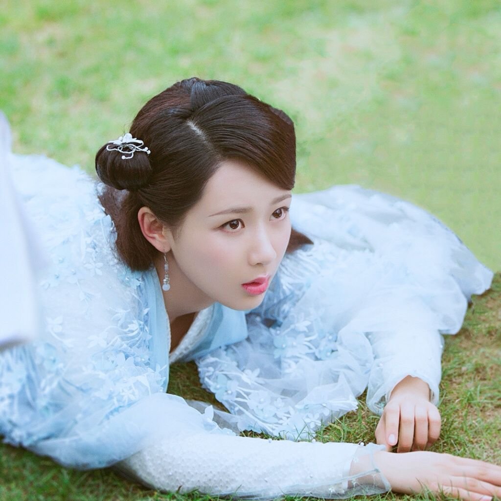 “人美心善”杨紫曾将造谣者告上法庭，后因其家境选择不追责，你怎么看?