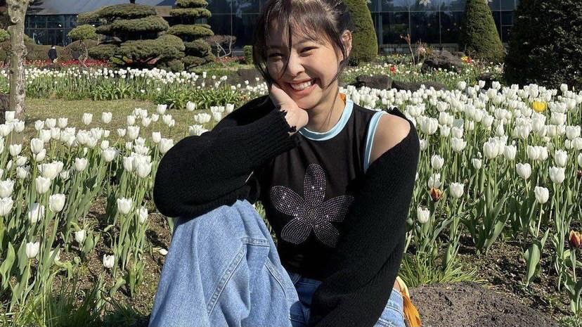 Jennie春游照很惊艳，为何明星拍的照片都很好看呢？