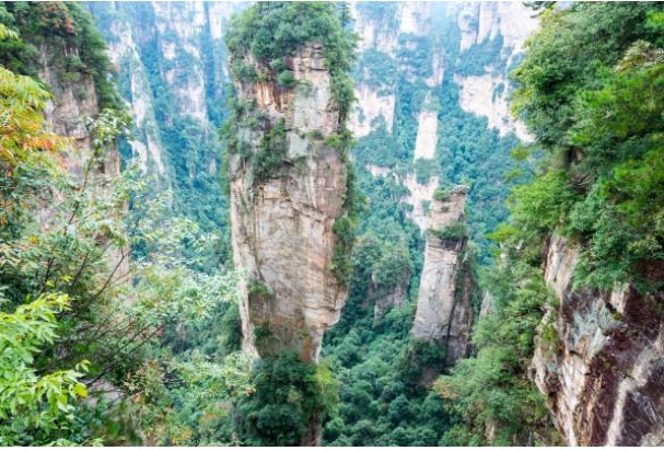 柱天踏地的意思