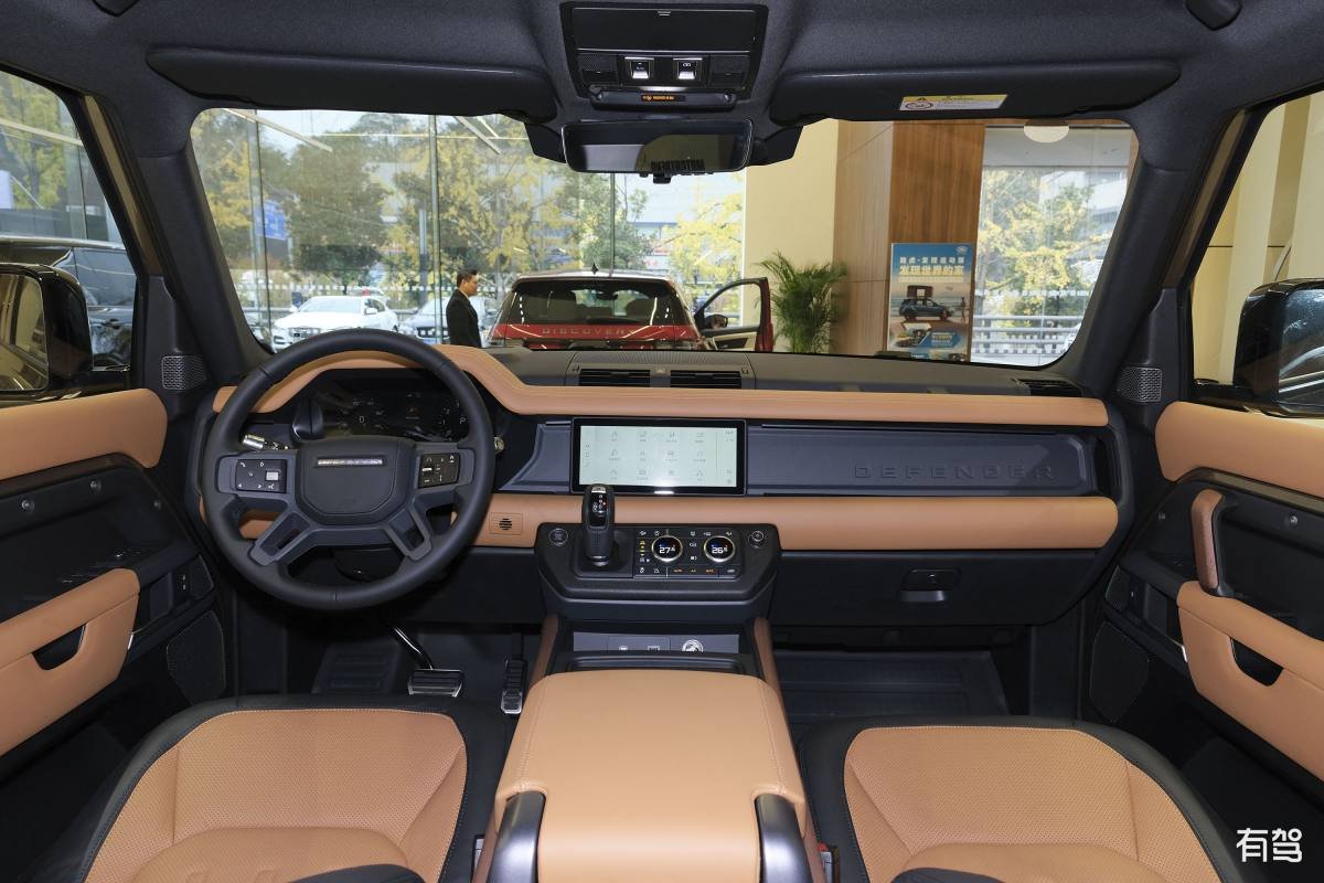 在豪华品牌中,100万以内的硬派越野车应该选择哪一款?