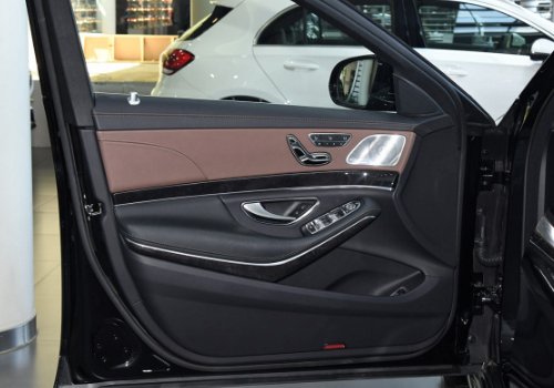 奔驰s350 后排车门上的开关都是哪些 解释一下啊。要开这款还不懂