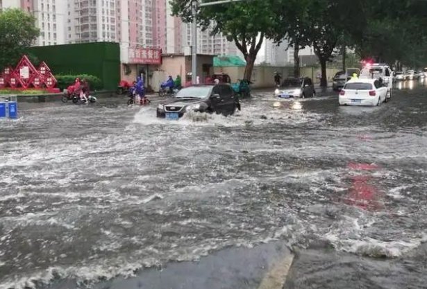 12个省份将遭遇大到暴雨，暴雨天气下出行该注意什么？
