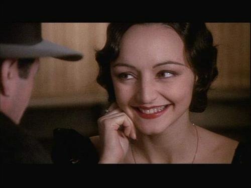 《情迷六月花》 电影讲的是什么？