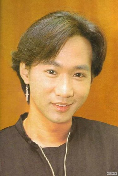 求几张黄家驹的头像，跪谢了。