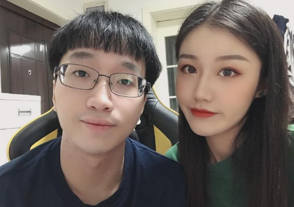 RNG现任教练tabe是怎样和他女朋友结婚的呢？