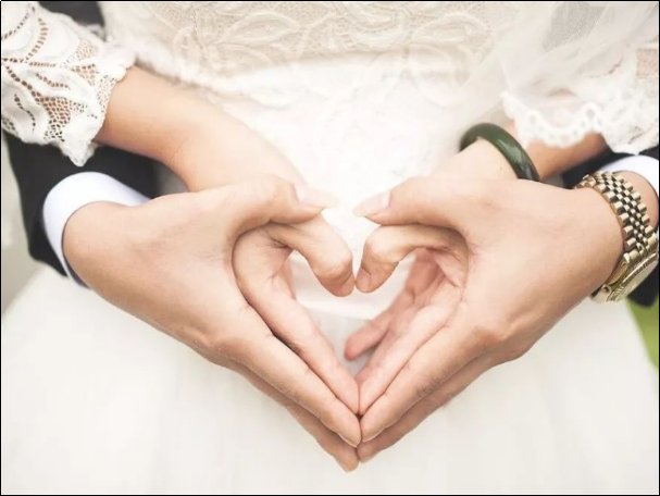 年轻人不婚不恋卡哪了