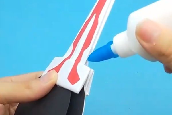 奥特曼的剑怎么做