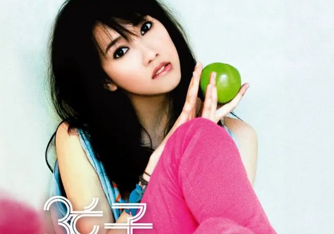 女生唱的甜甜的很轻快的歌