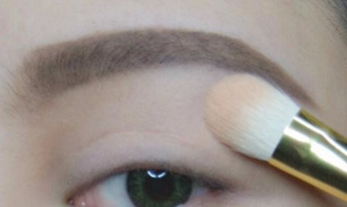 儿童舞台妆眼影画法？