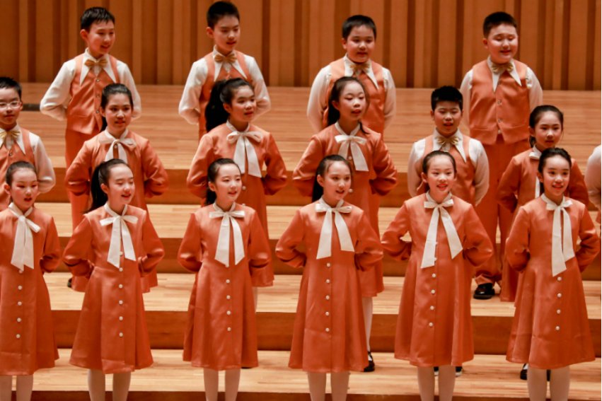 合唱简单的肢体动作