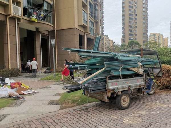 警方通报老人台风天关窗坠亡，开发商有没有相关责任？