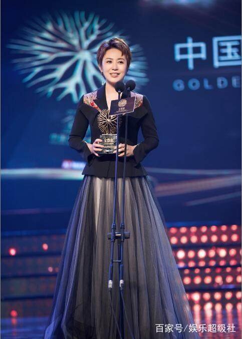 “喜剧女王”马丽给何炅送生日祝福，对何炅的称呼为何让网友不解？