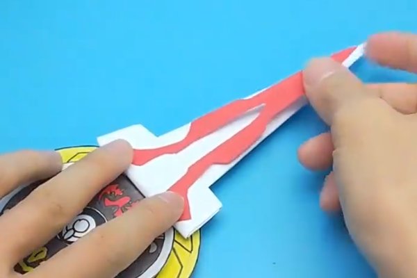 奥特曼的剑怎么做