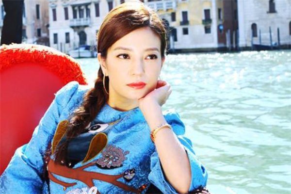 赵薇谈演员整容现象金句频出，网友大呼很透彻，到底怎么回事？