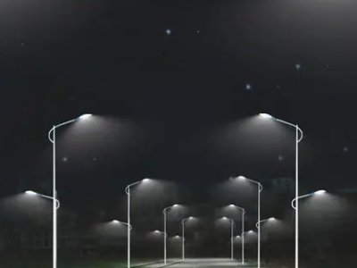 农村大哥自费为行人留灯17年，如何看待他的做法？这是否值得学习呢？