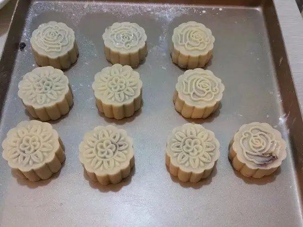 两枚“月饼”被法院拍卖，起拍价5426元，到底是什么月饼这么贵？