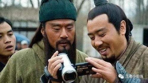 如何理解「少不看水浒，老不看三国」？