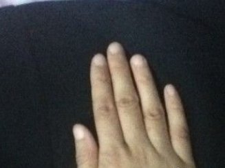 裤子上粘了很多毛毛怎么去除