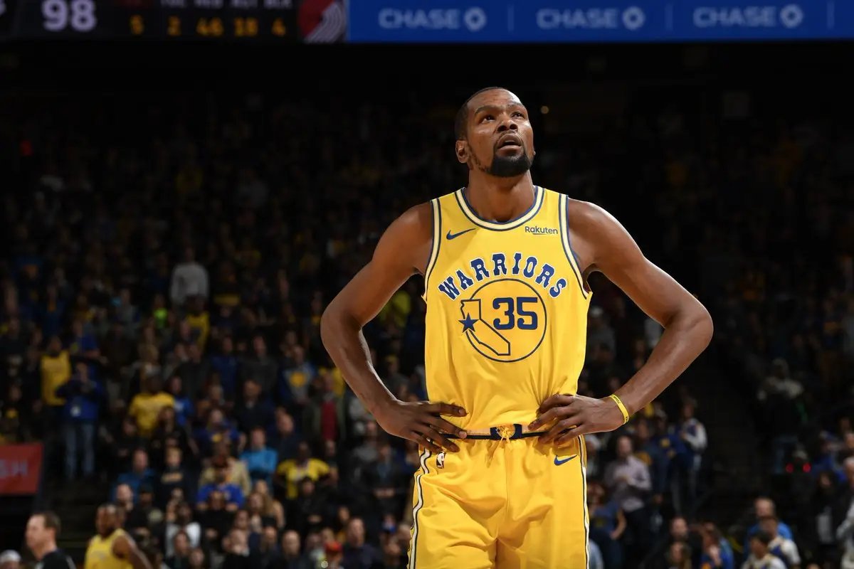 利拉德、努尔基奇晒杜兰特穿开拓者战袍照片，此举是出于什么原因考虑的？