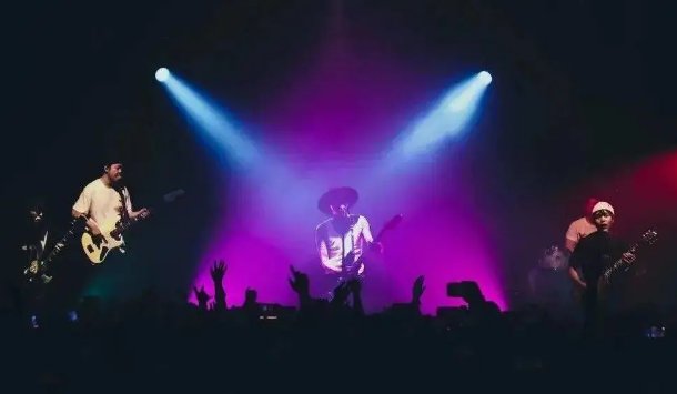 世无淑女君子翻墙什么意思