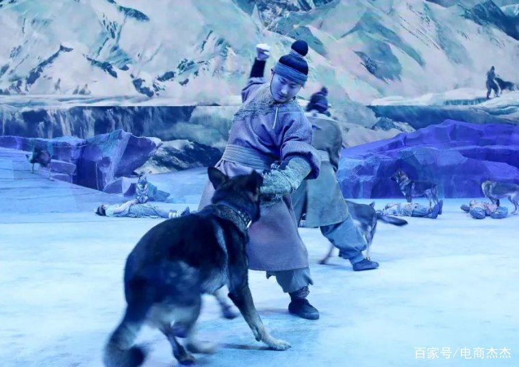 吓人！30头狼冲向观众，西安一剧场胆子太大了，这是怎么回事？