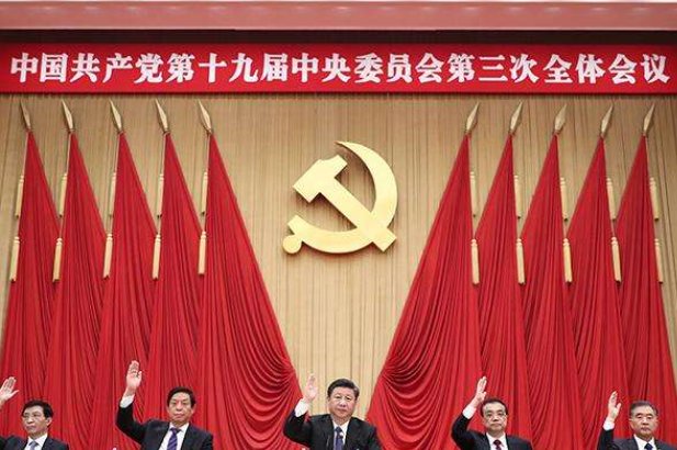 中国共产党坚持以人民为中心体现在哪些方面?