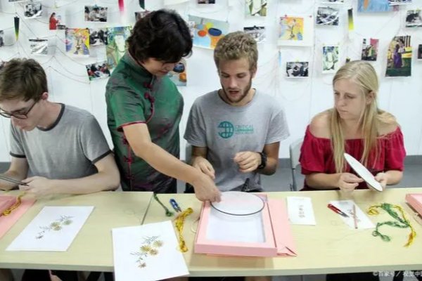 艺术留学机构收费