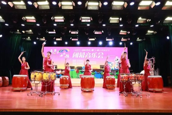 铿铿锵锵怎么读