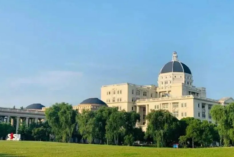 妮可是哪个大学