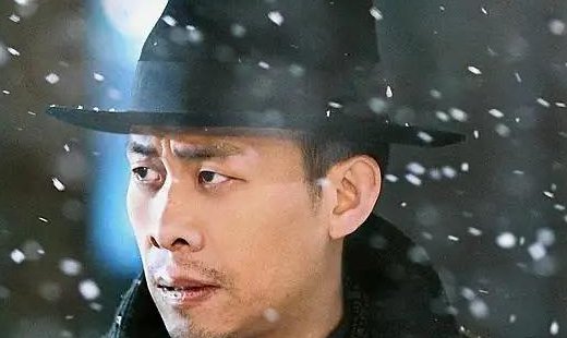 《悬崖之上》评分多少？