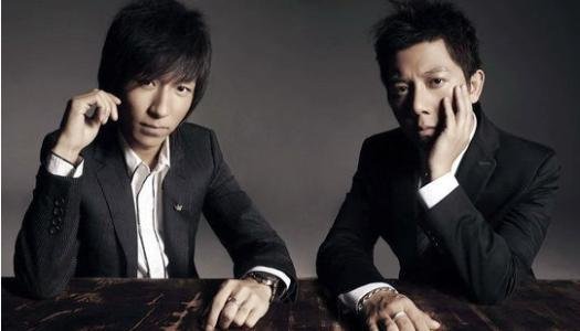 歌词“你在我眼中是最美丽,每一个微笑都让我沉醉”是出自那首歌?