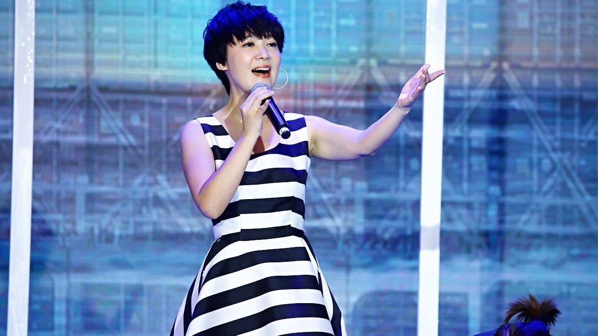 曾和李湘秦海璐争男友失败大病住院，周艳泓现在过得怎样了？