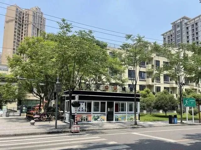 成都一社区城管当街殴打商贩，相关部门对此作何回应？