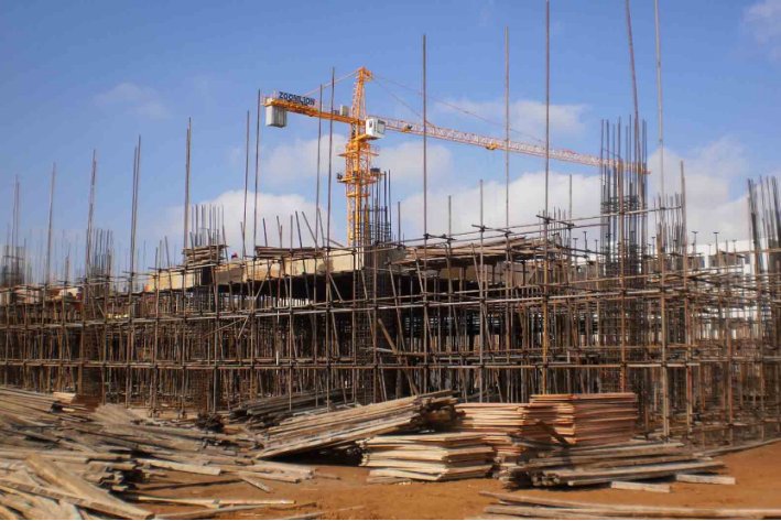 预算定额中的人工幅度差主要是指