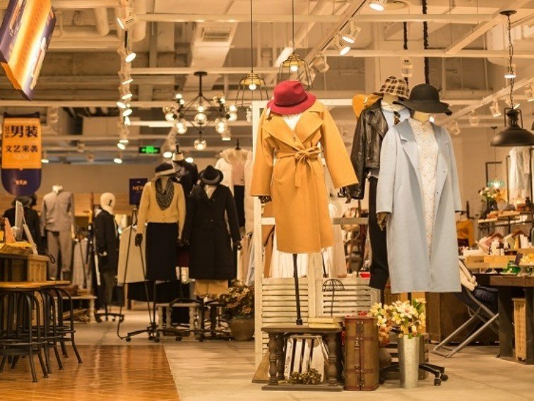 世界上第一位高定设计师是谁