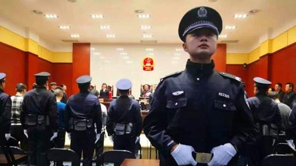 广州碎尸杀人案：凶手密谋作案判刑，“扑克牌大王”仍在逃！后来怎样了？