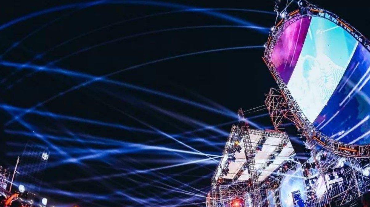 去热波音乐节应该穿什么？