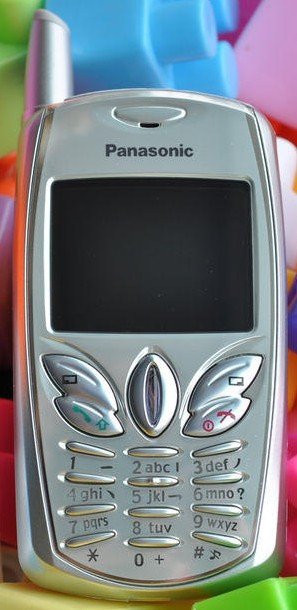 周杰伦蝴蝶姬里面用的手机是什么牌子什么型号的?