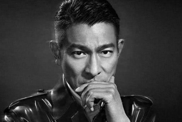 《爱你一万年》歌词是什么？