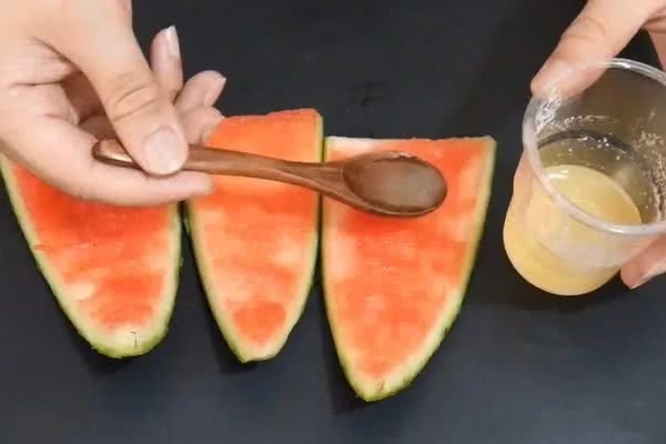 消灭苍蝇的小妙招 怎么消灭小苍蝇